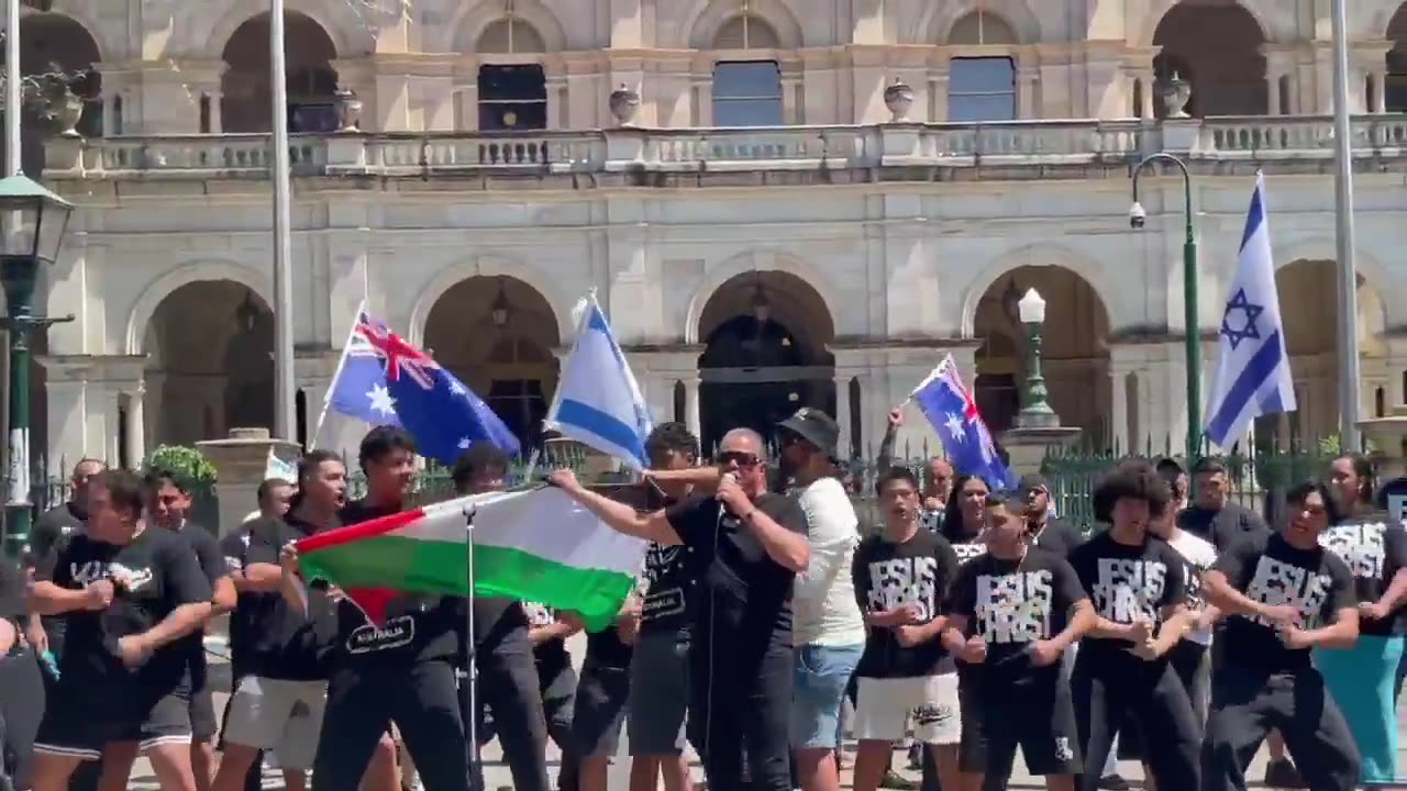 7th Oct Stand for Israel outside The Parliament House Queensland, Australia.
