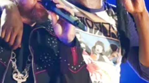 Watch Noah Kahan & Jelly Roll’s Epic Duet at CMA Fest 2025 – Fans Loved It! - WorldEye