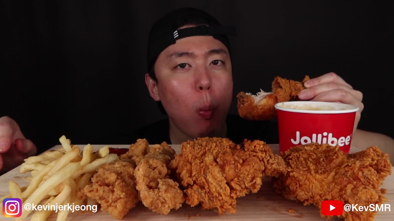 ASMR MUKBANG Jollibee (Mouth watering)😮