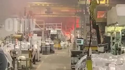 Truck Carrying Chemicals Crashes into Russian Auto Plant in Nizhny Novgorod and Exploded