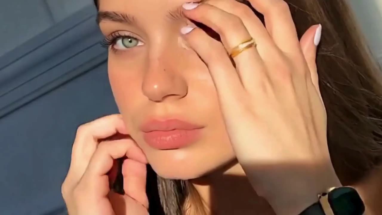 Victoria Skye - S.L.U.T. (Visualizer)