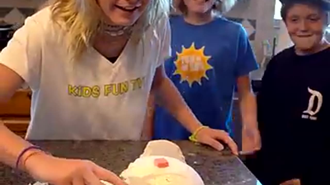 Trending: Split the Flour Challenge #shorts