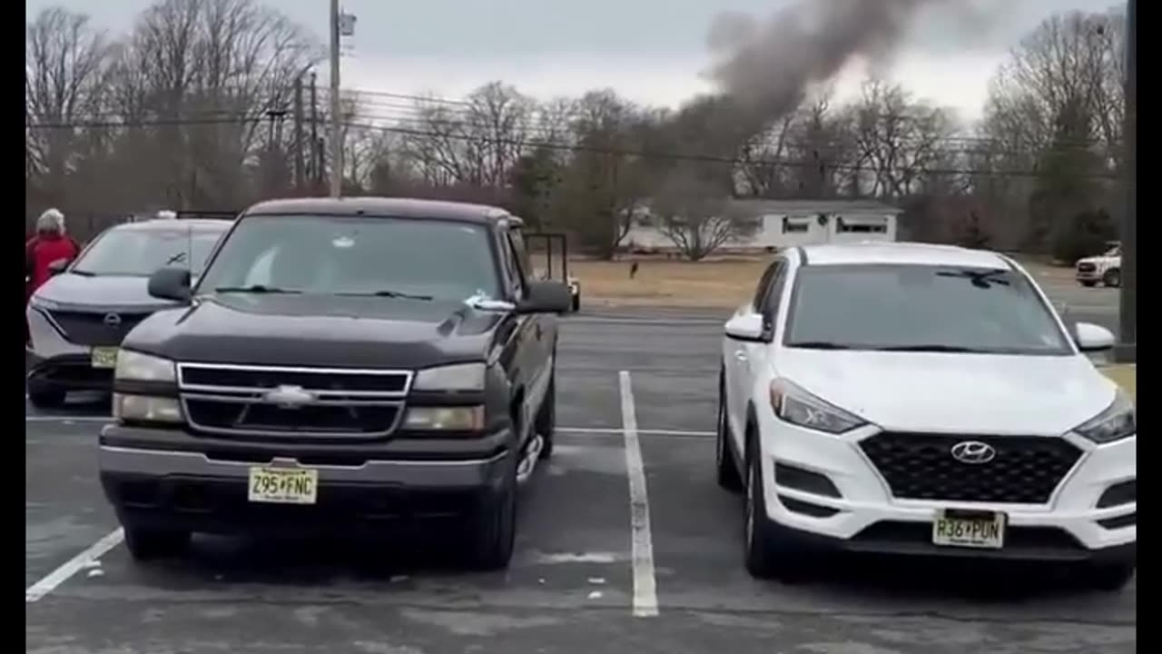 One dead after 2 helicopters crash in Hammonton, New Jersey