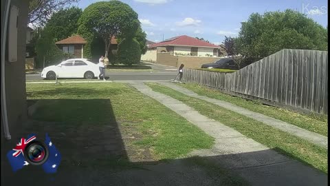 Aussiecams - Camry delivery driver runs over my letterbox and leaves without saying a thing! VIC