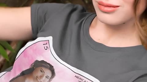 ¿Ya viste esta playera que está rompiendo TikTok? Tienes que verla ya #moda #playeras