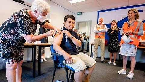 DANSEN MET JANSSEN: HUGO DE JONGE PREES EXTREEM DODELIJK GENOCIDE-VACCIN AAN ONTWIKKELD DOOR 'ANGEL OF DEATH' HANNEKE SCHUITEMAKER