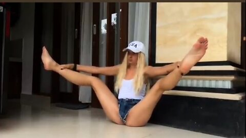 Relaxing stretching flow in shorts