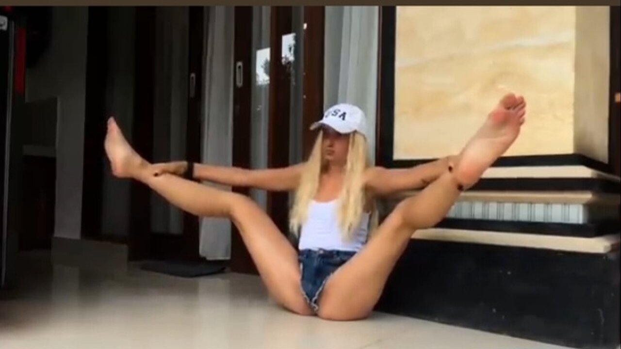 Relaxing stretching flow in shorts
