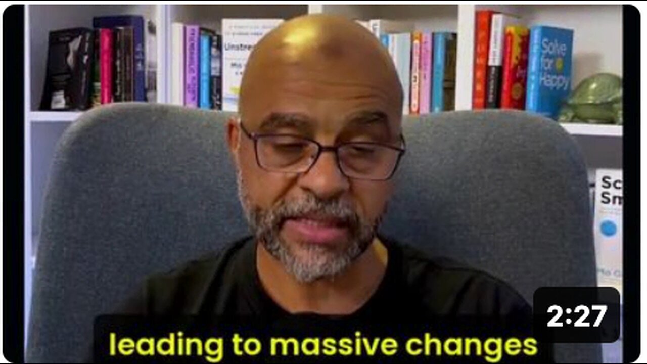 "Mo Gawdat, Ex-Google, Predicts Dystopian Future for Humanity Due to AI"