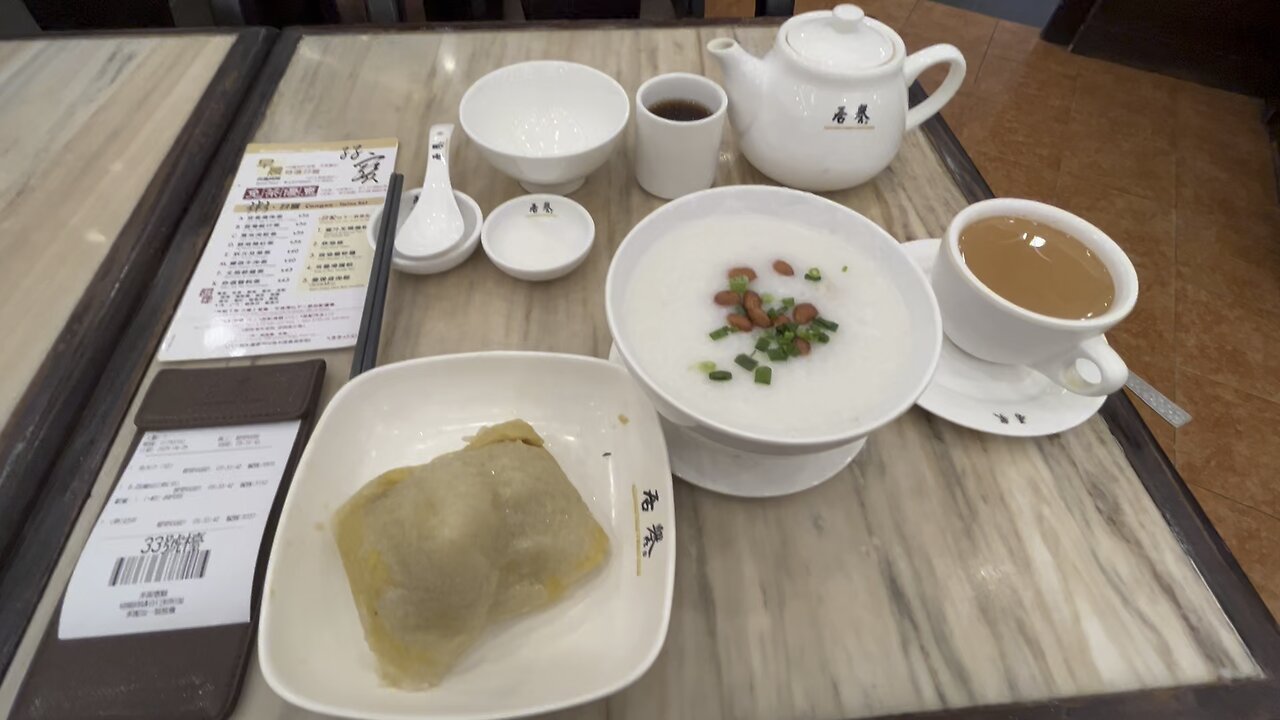 Morning walk from our home through Tsingyi park to Tsingyi shopping mall for breakfast