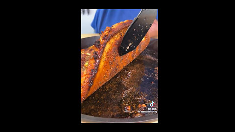 WHAT A PAN PIZZA- MAKE ONE LOOKS YUMMY