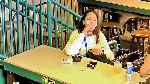 Candid Sexy Smoking Woman 779