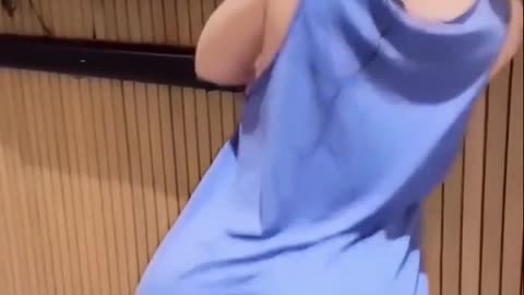 💯🔥 Will You Give Her A Hand? 👀