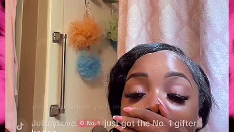 - B🔑 ; TAKES A PREGNANCY TEST ON TIKTOK LIVE !