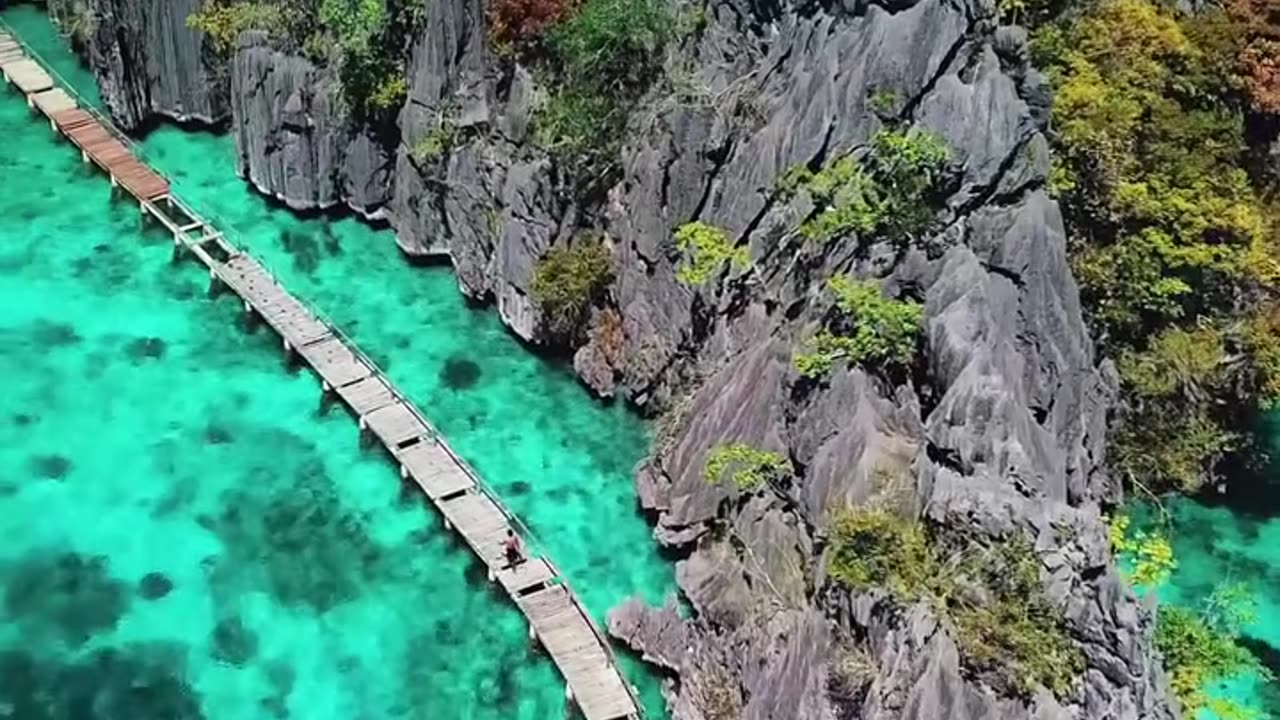 ISLAND HOPPING IN CORON