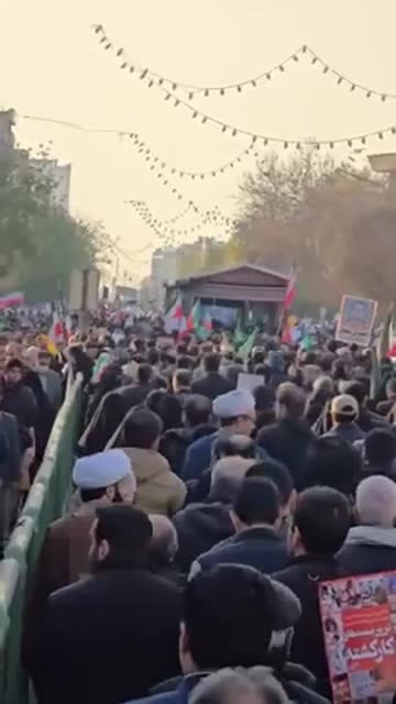 Pro-Islamic Republic rally in Enqelab Square, Tehran