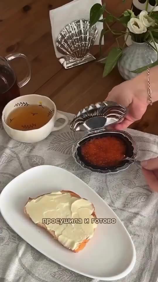 How to salt caviar?