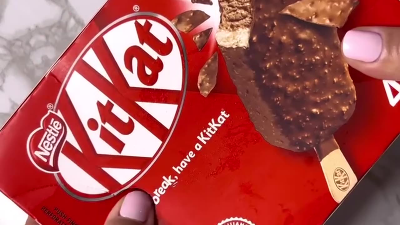 Kit Kats chocolate🍫