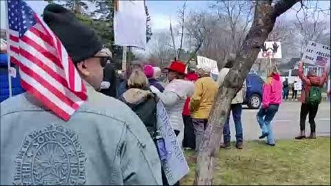 LIVE: Anti-Trump Protest in Ludington | Mason County Courthouse