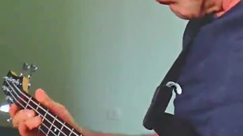 Bass guitar exercise for beginners