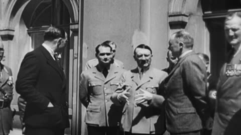 Hitlers Raute gleich Merkels Raute - Welch ein Zufall