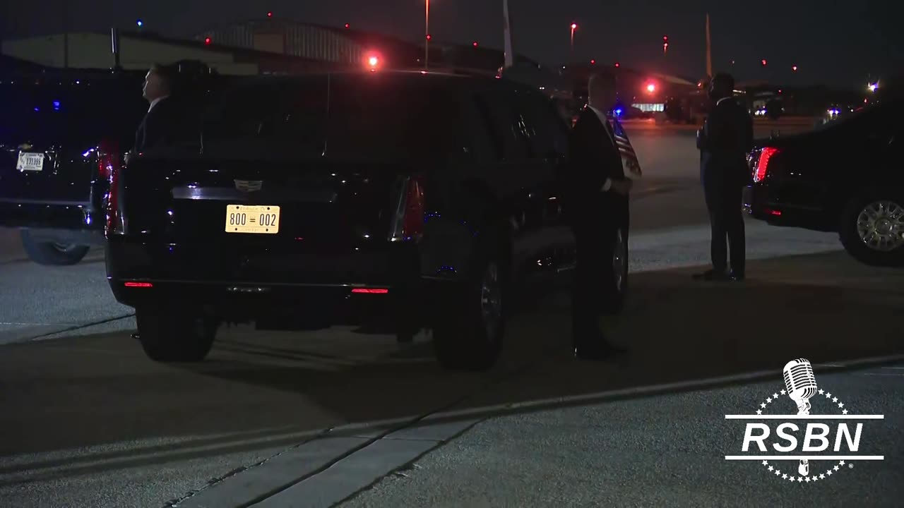 WATCH: The President disembarks AF1 after returning to Joint Base Andrews Airport - 11/5/2025