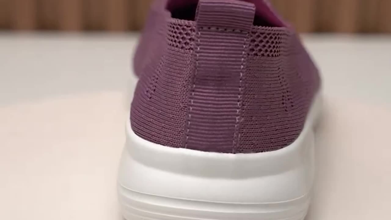 Women's Lightweight Breathable Knit Slip-On Sneakers