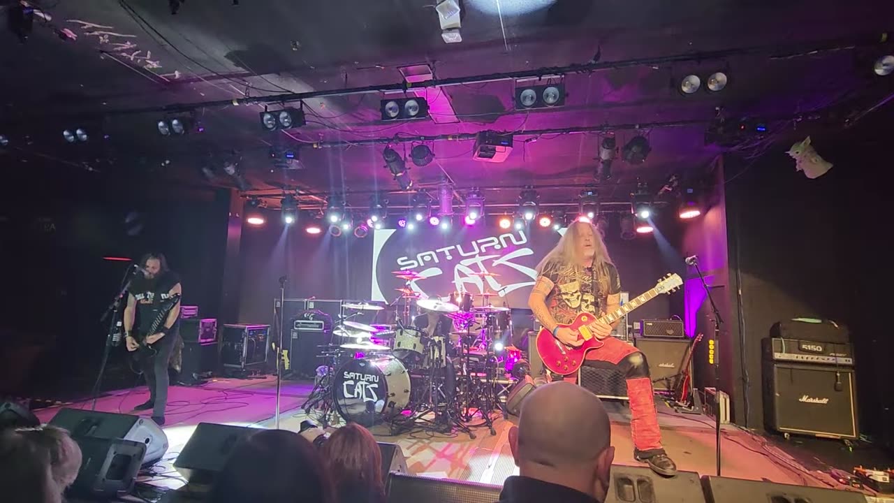 Saturn cats ( live)