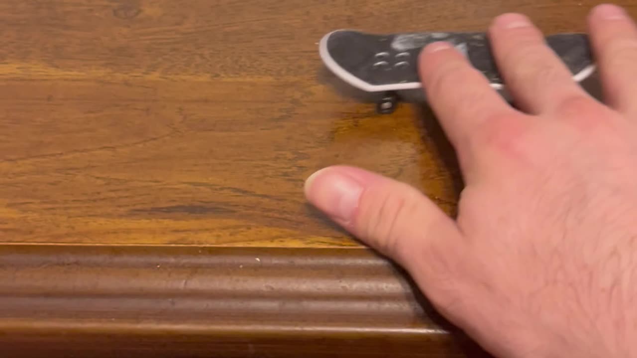 Dark slide on the fingerboard