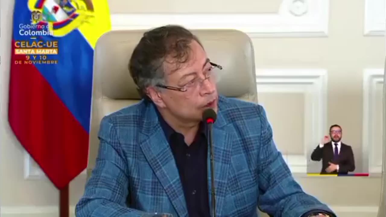 Petro echa a funcionario en Consejo de Ministros