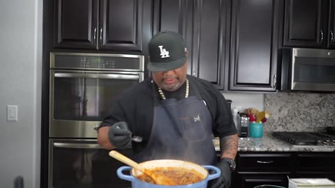 Budget Friendly Chili Mac Recipe That Feeds The Whole Family!