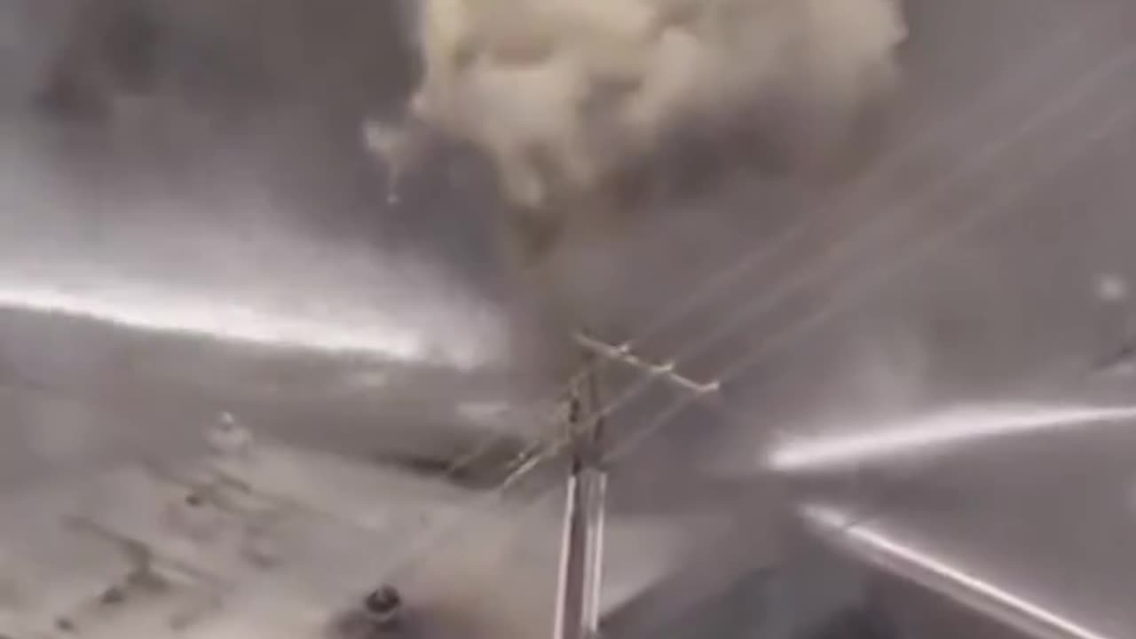 Firefighters battle massive blaze at flooring warehouse in Eminence, Kentucky