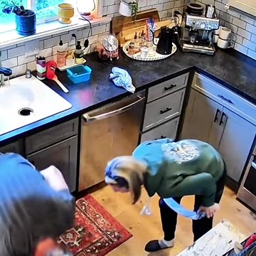 The ending is worth watching over and over again 😳😅 #scareprank