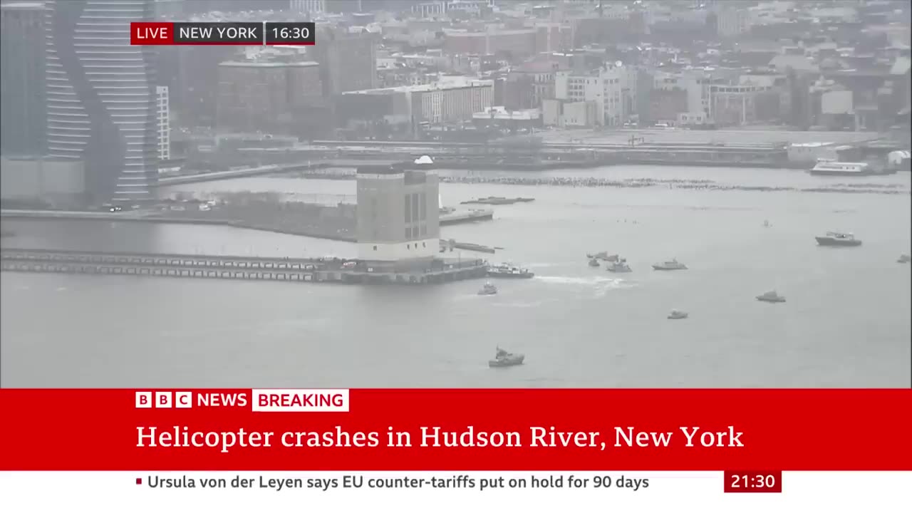 At least one dead in Hudson River helicopter crash in New York