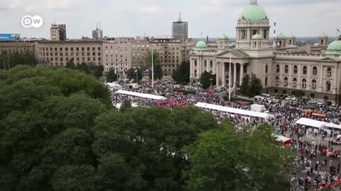 Police clash with anti-government protesters