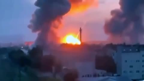 💥 New footage is appearing online of the morning "Iskander" strike