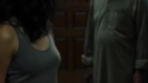 Ek horror twist short jismein ek aadmi lift mein akele phase jata hai...