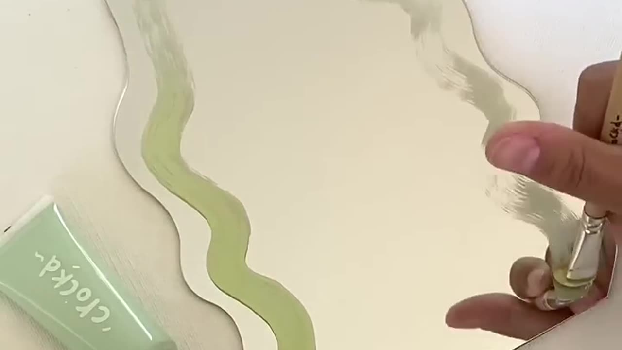 Craft_Idea!_DIY_Painted_Squiggle_Mirror__