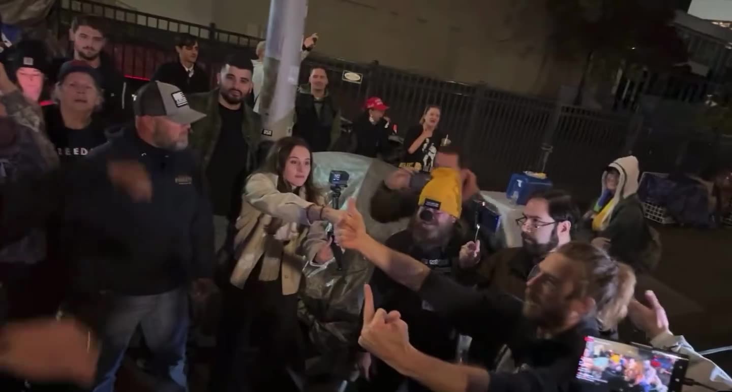 Patriots decided to COUNTER leftists terrorists outside ICE Portland by chanting