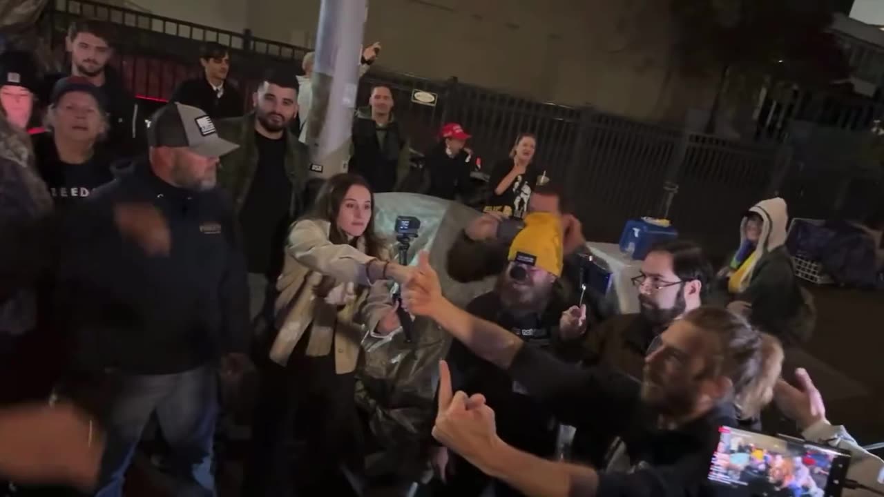 Patriots decided to COUNTER leftists terrorists outside ICE Portland by chanting