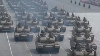 Tripulaciones de tanques chinos participan en el desfile en Pekín