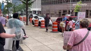A crowd of just 10 people showed up to protest against Stephen Colbert getting Fired 😆😂🤦‍♂️