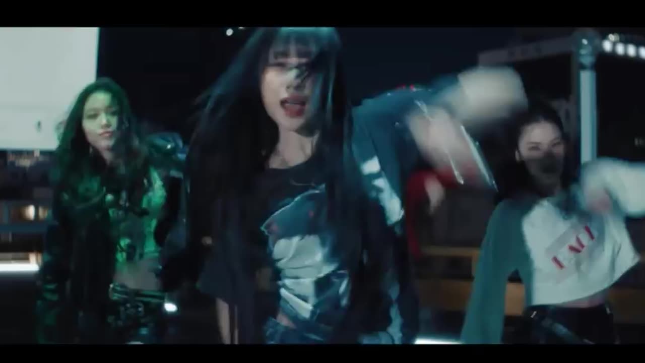 Izna - 'Sign' (Official Song Video)