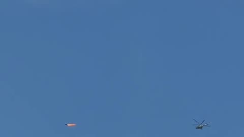 🚁 Ukrainian helicopter shoots down a Russian "Shahed"