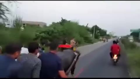 > "Epic Carriage Fail! 😂 People Flip Over in Hilarious Horse Ride Gone Wrong"