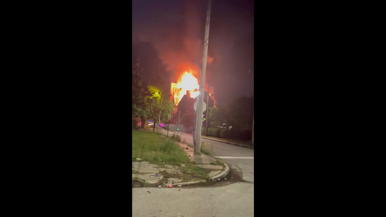 Fire Engulfs Historic Clayborn Temple in Memphis, Threatening Surrounding Buildings