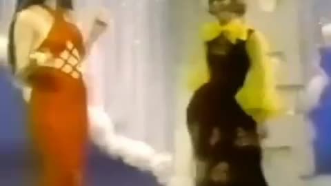 Cher & Carol Burnett - Imitate each other! - 1975