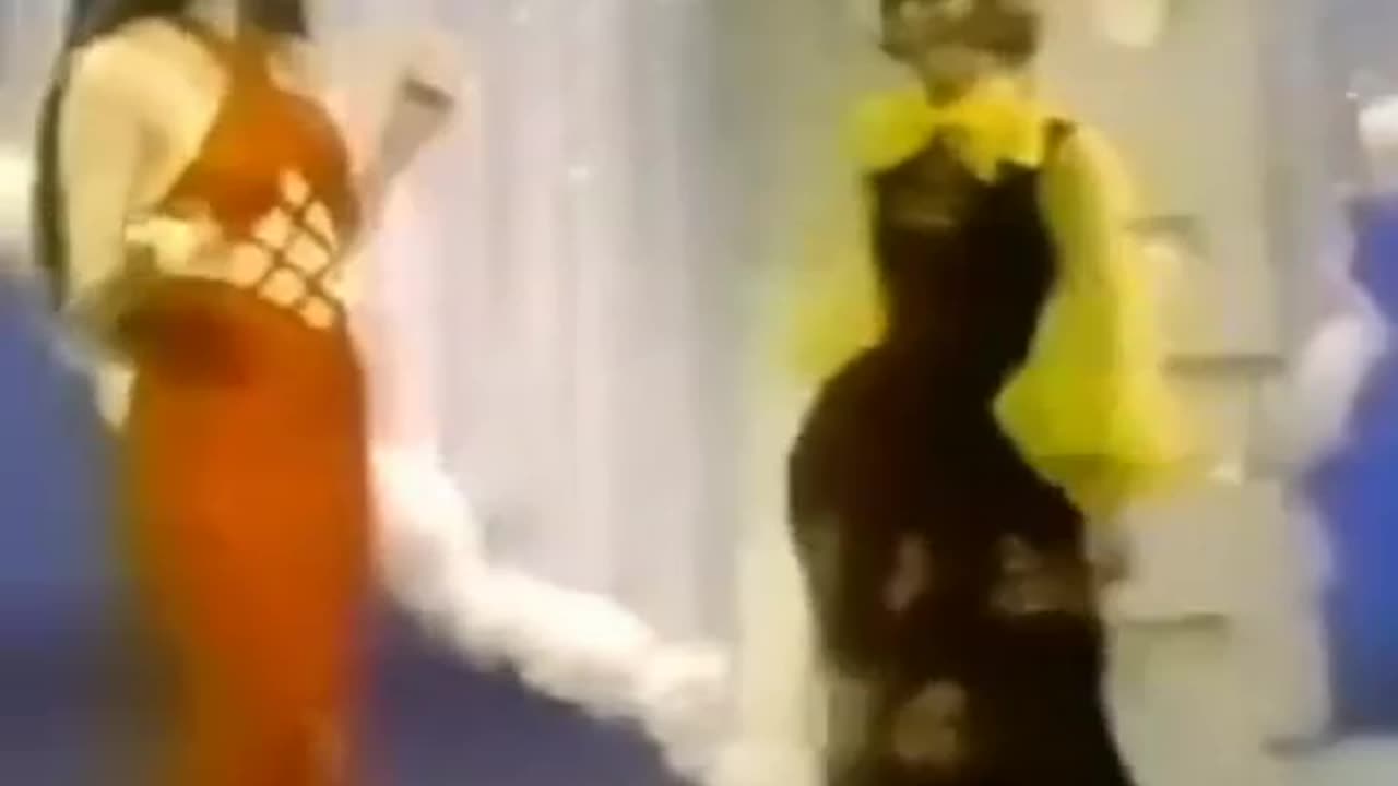Cher & Carol Burnett - Imitate each other! - 1975
