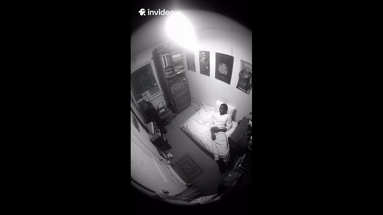 Imagine chilling in your room… and THIS happens 😳👻 Would you stay in this house or move out