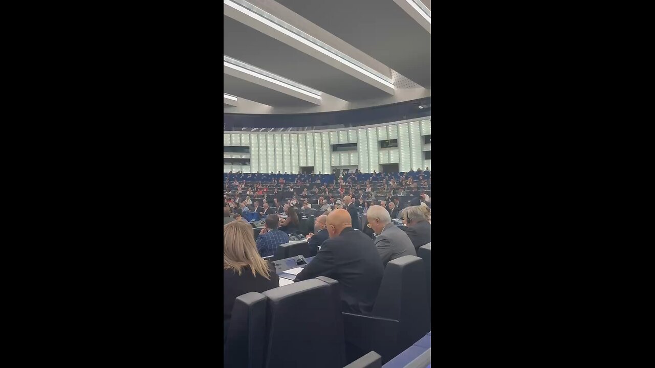 🇪🇺 Left-wing MEPs in the European Parliament refuse to observe a minute's silence